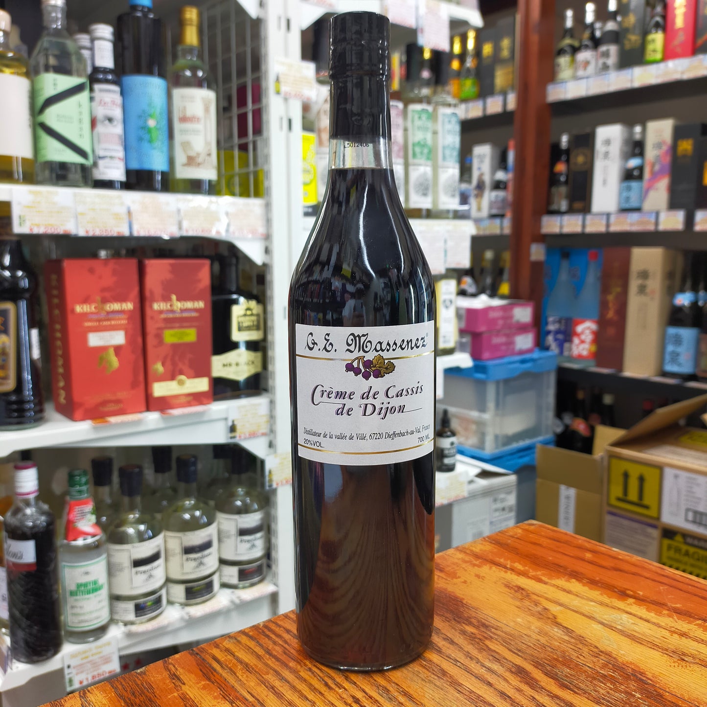 マスネ クレーム ド カシス ディジョン 20度 700ml