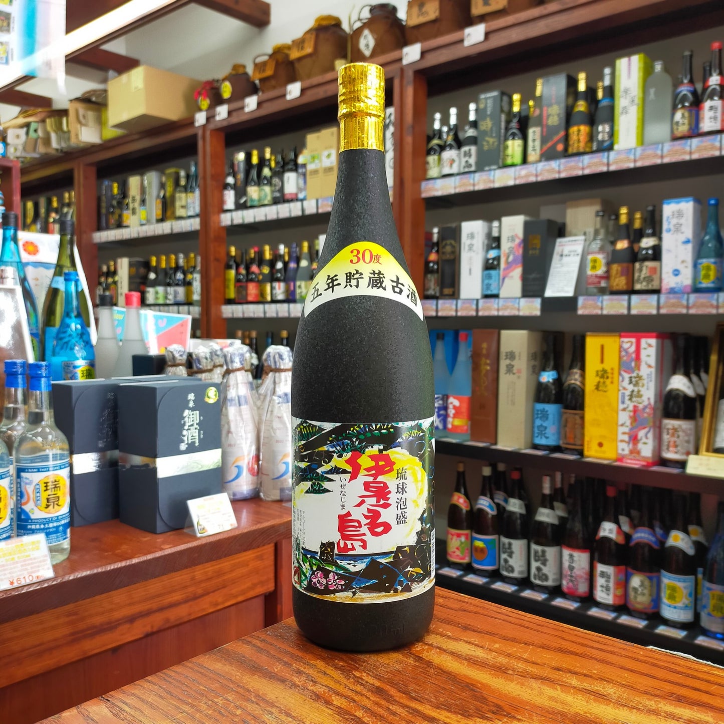伊是名島 長期熟成5年古酒 30度 1800ml