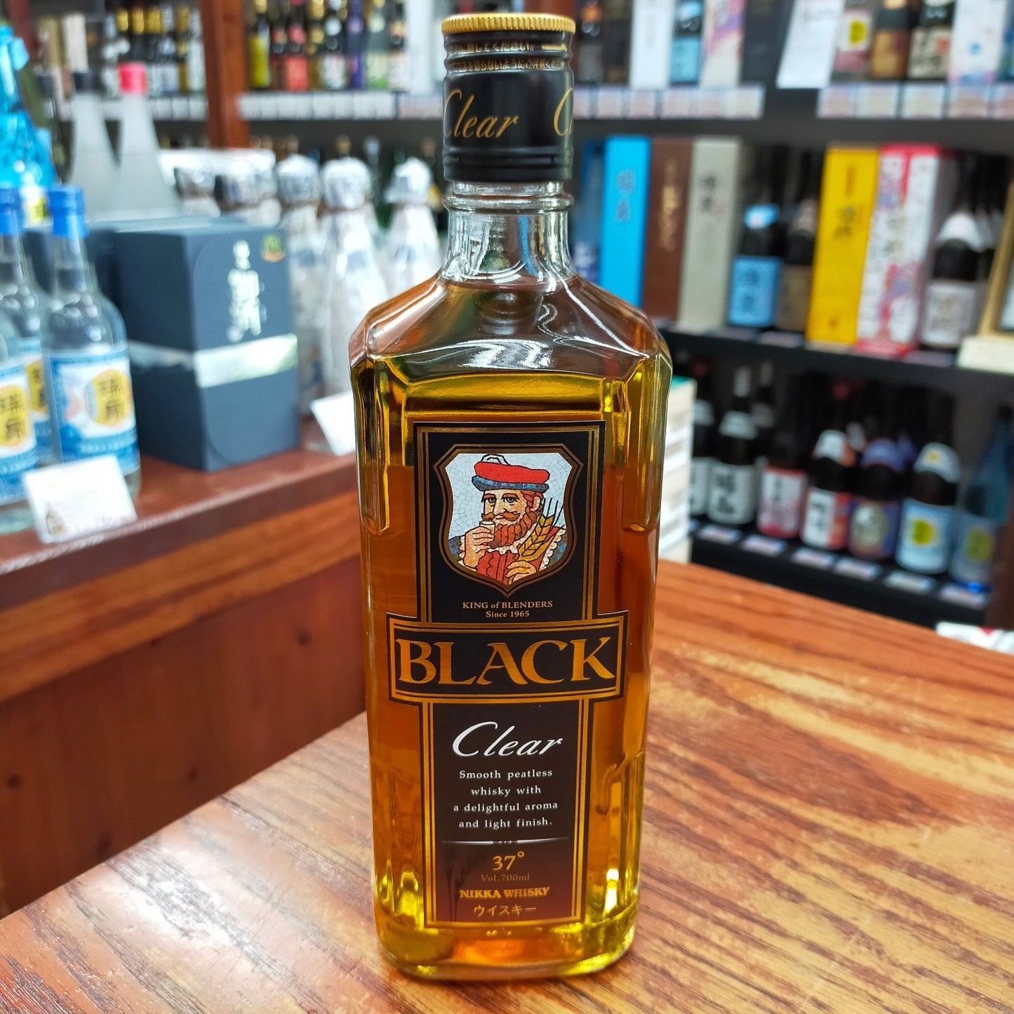 ブラックニッカクリアブレンド 37度 700ml