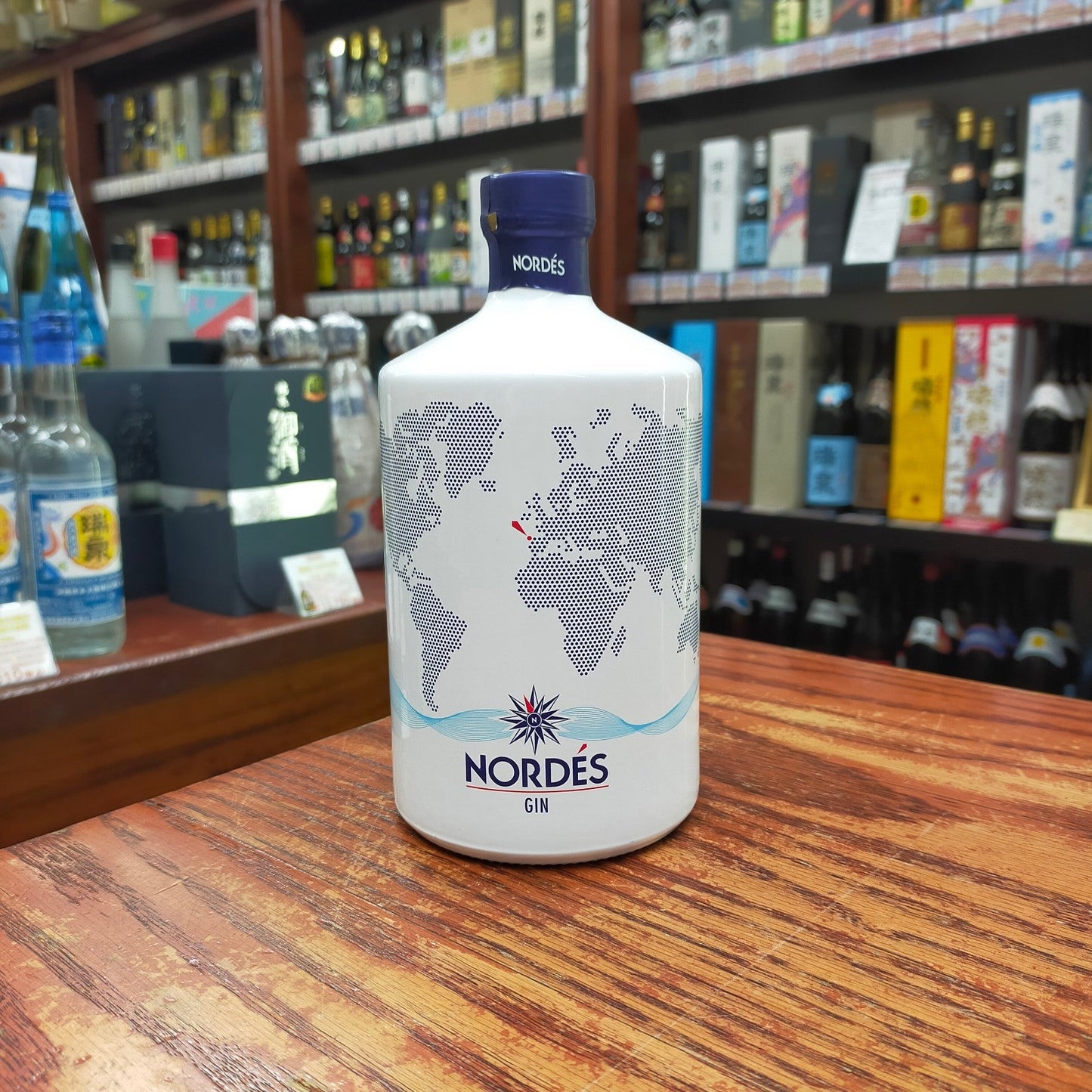 ノルデス アトランティック ガリシアンジン 40度 700ml