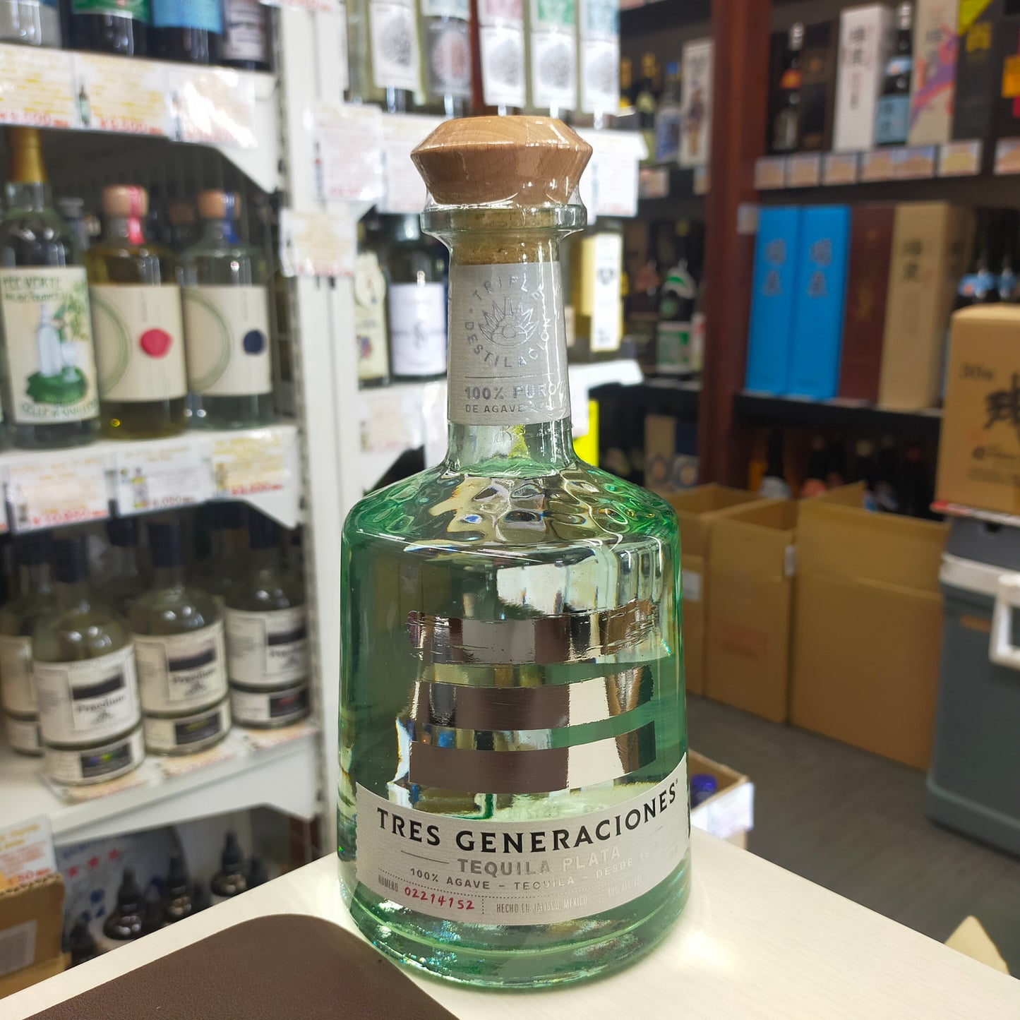 トレスジェネレーション プラタ 40度 750ml