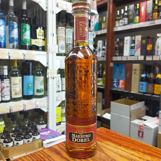 マエストロ ドベル アネホ 40度 750ml