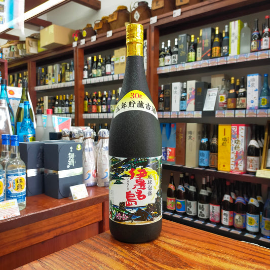 伊是名島　長期熟成5年古酒 30度 1800ml